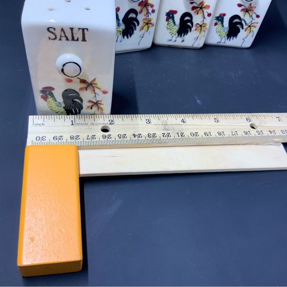 Vintage Rooster Spice Shakers - Picture 4 of 4